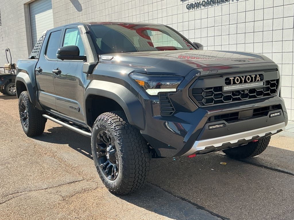 2025 Toyota Tacoma Trailhunter's photo