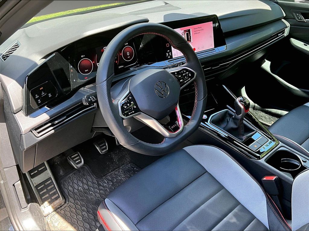 2024 Volkswagen Golf GTI — photo 13