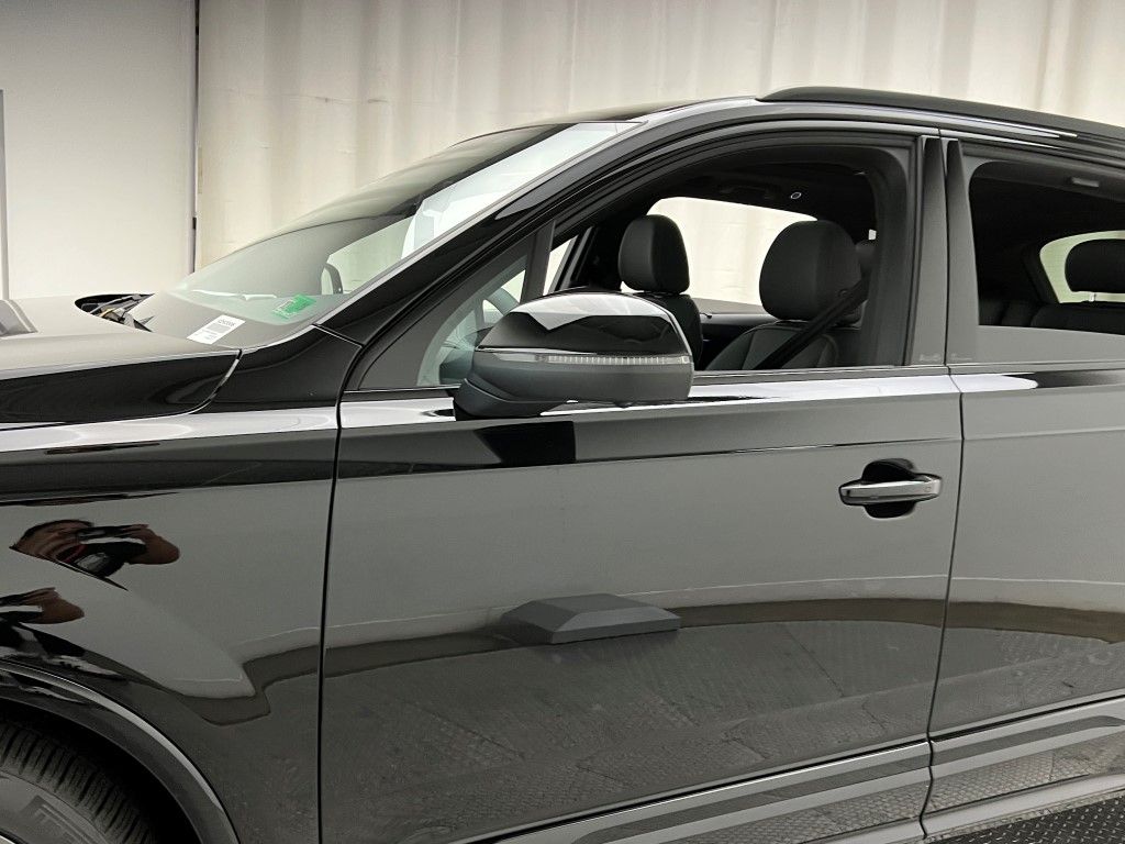 Thumbnail: 2026 Audi Q7 - 10
