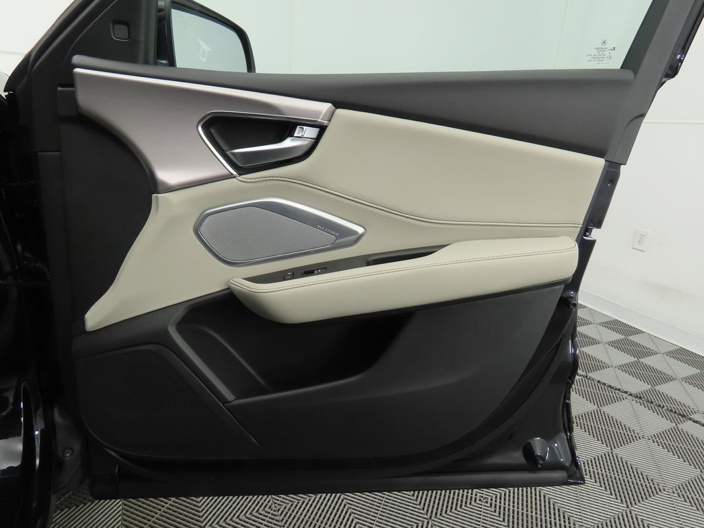 Thumbnail: 2025 Acura RDX - 27