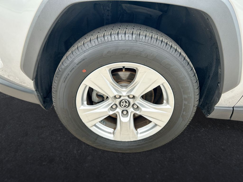 Thumbnail: 2021 Toyota RAV4 - 10