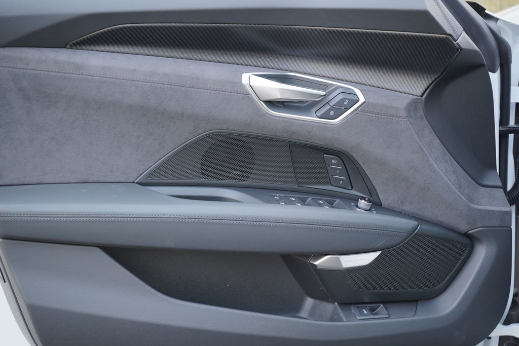 2025 Audi e-tron GT Premium Plus 24