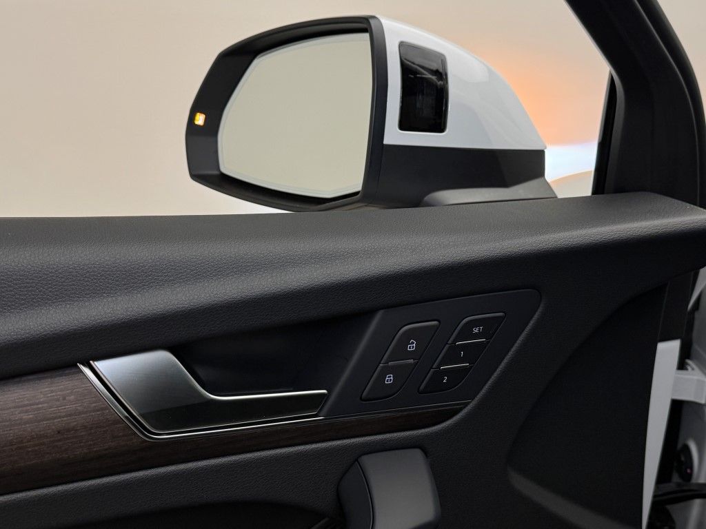 2025 Audi Q5 e Premium Plus 32