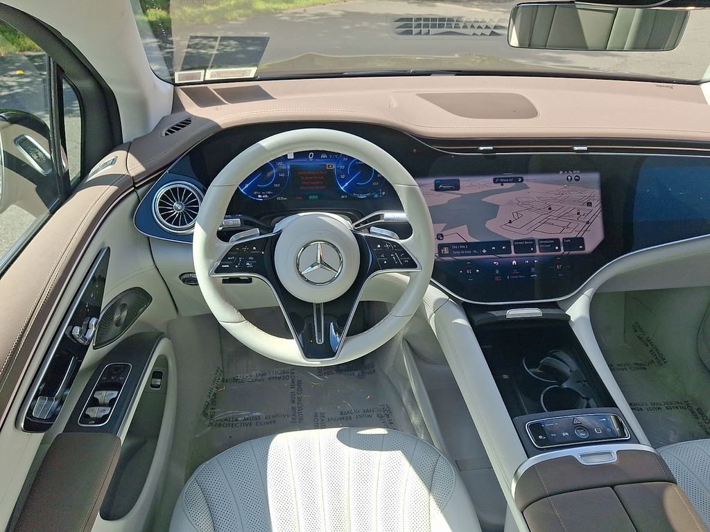 Thumbnail: 2023 Mercedes-Benz EQS - 11