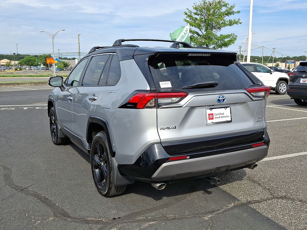 Thumbnail: 2021 Toyota RAV4 - 4