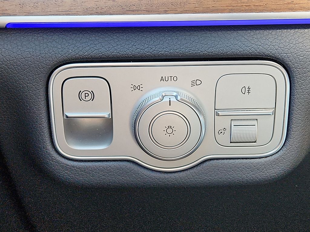 Thumbnail: 2025 Mercedes-Benz GLE - 25