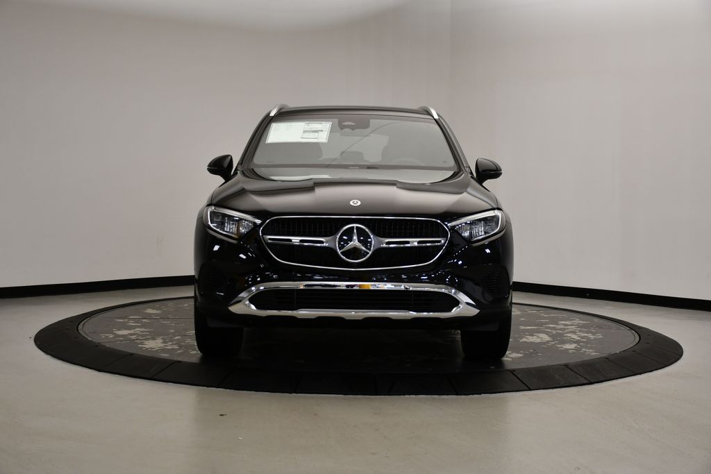 2025 Mercedes-Benz GLC 300 8