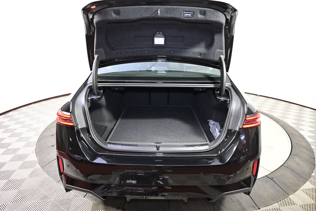 Thumbnail: 2026 BMW 5 Series - 10