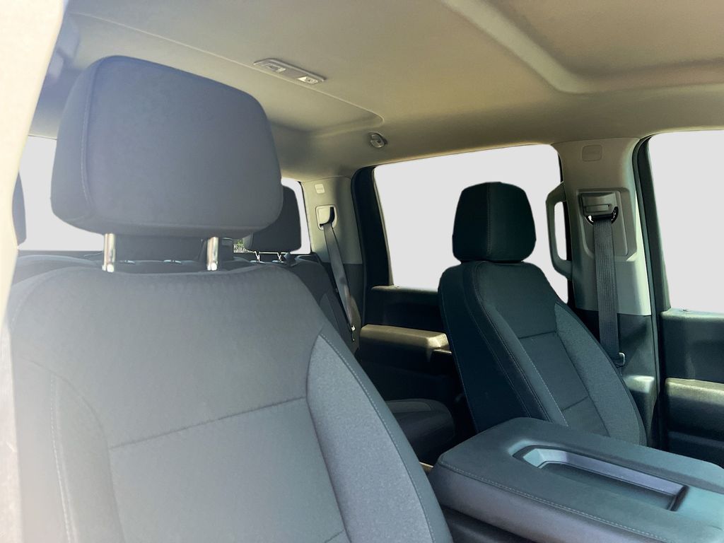 Used 2025 White Chevrolet Custom image 25