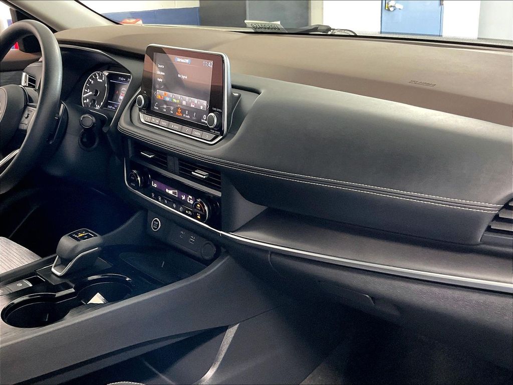 2023 Nissan Rogue — photo 14