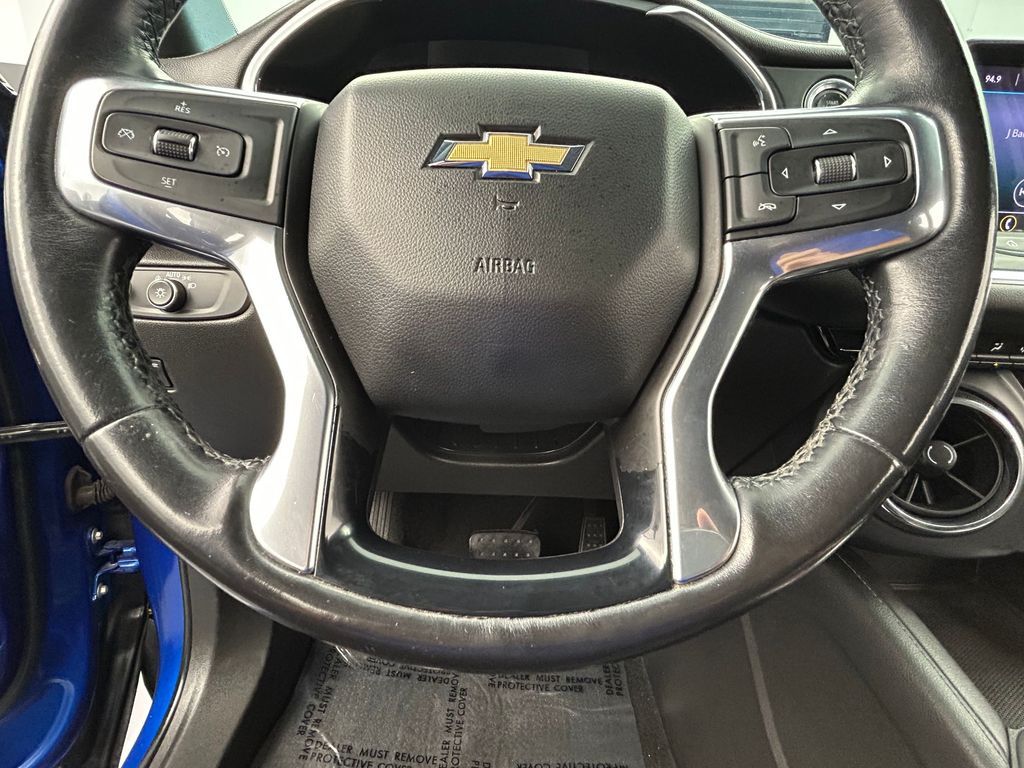 Used 2019 Kinetic Blue Metallic Chevrolet Base image 26