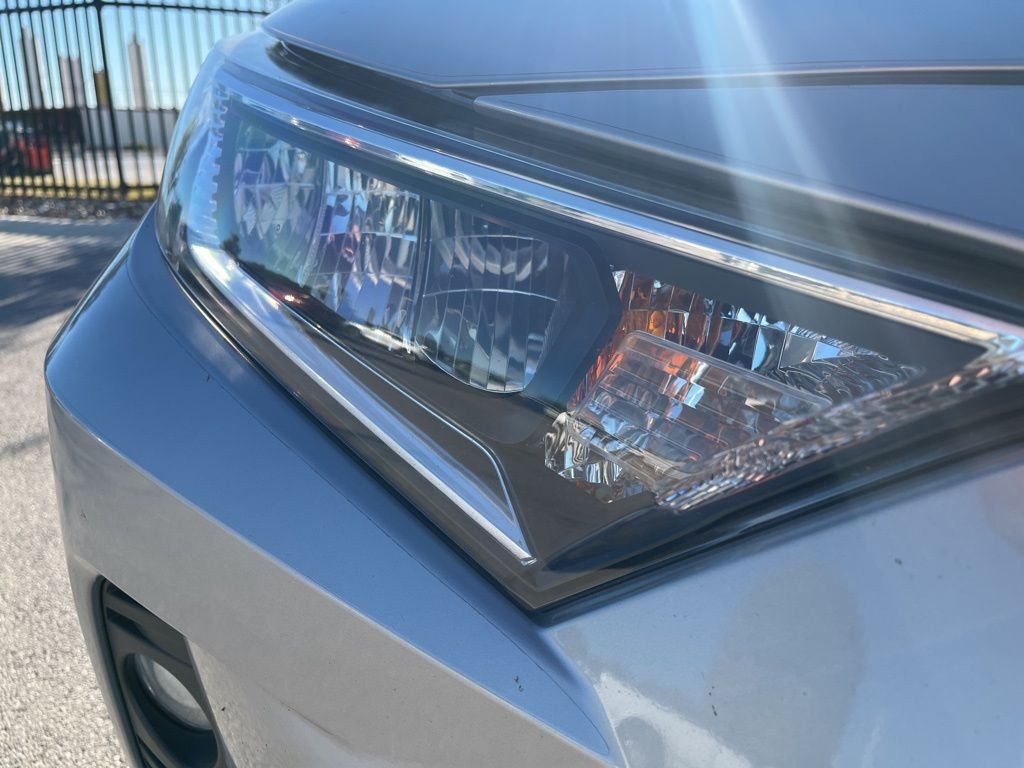 Thumbnail: 2019 Toyota RAV4 - 14