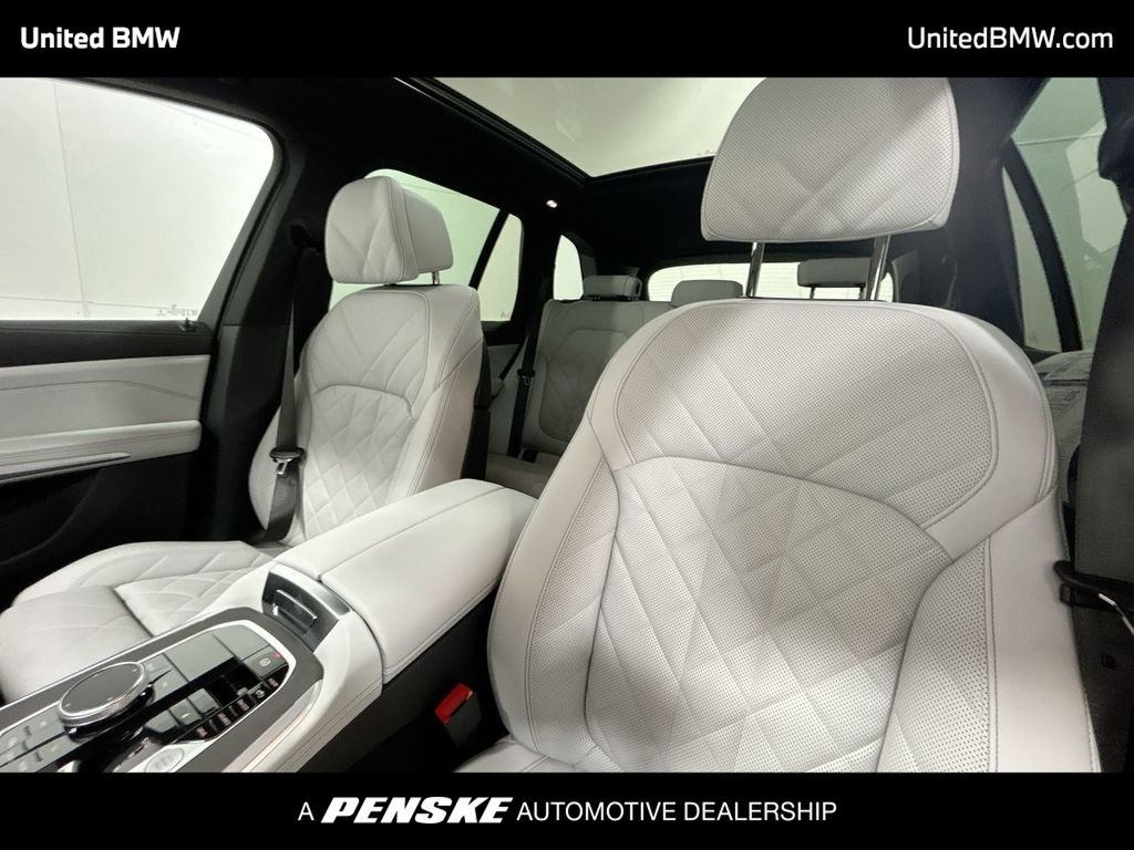 2026 BMW X5 xDrive40i 13