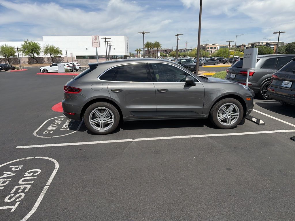 Thumbnail: 2015 Porsche Macan - 7
