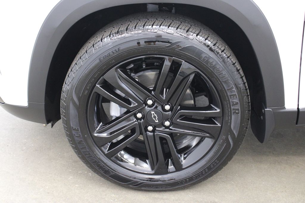 used 2025 Chevrolet Trax car, priced at $25,991