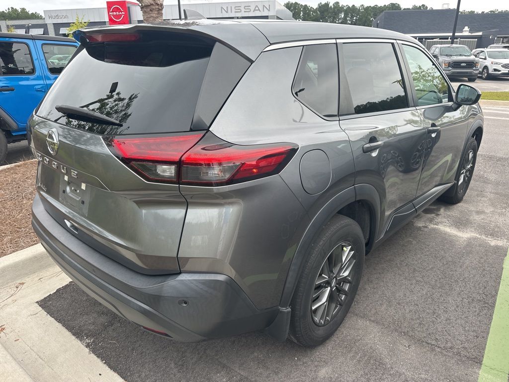 2021 Gun Metallic Nissan Rogue S FWD SUV