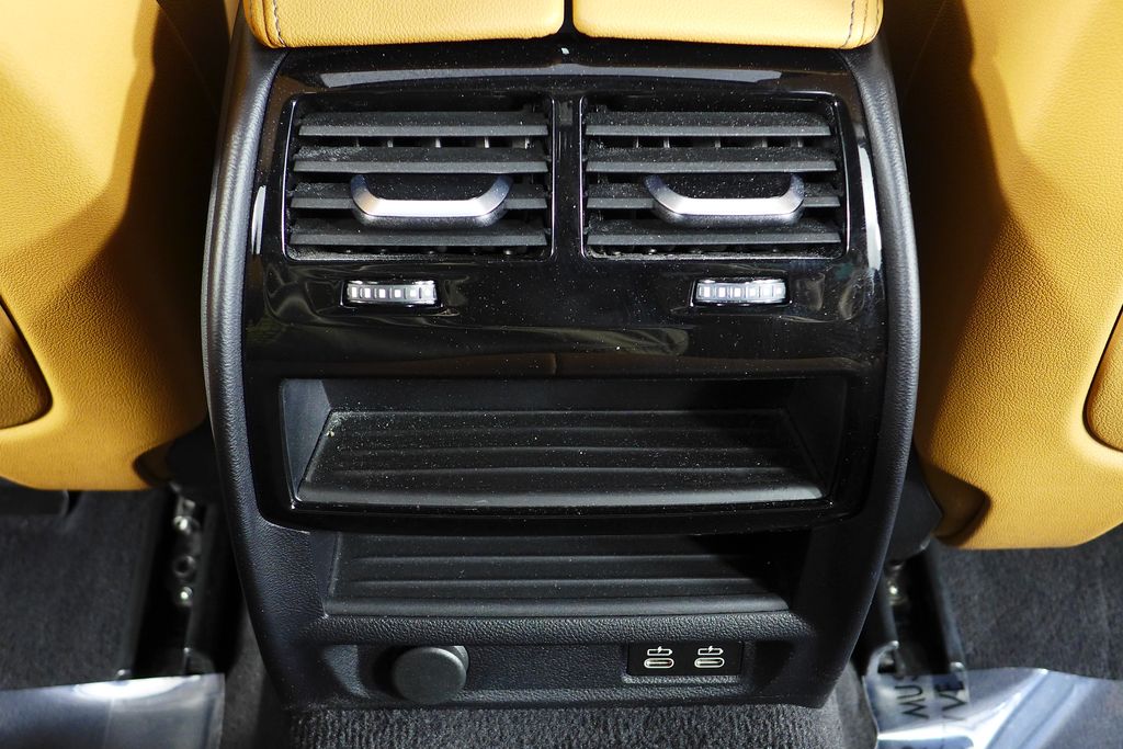 Thumbnail: 2023 BMW 5 Series - 24