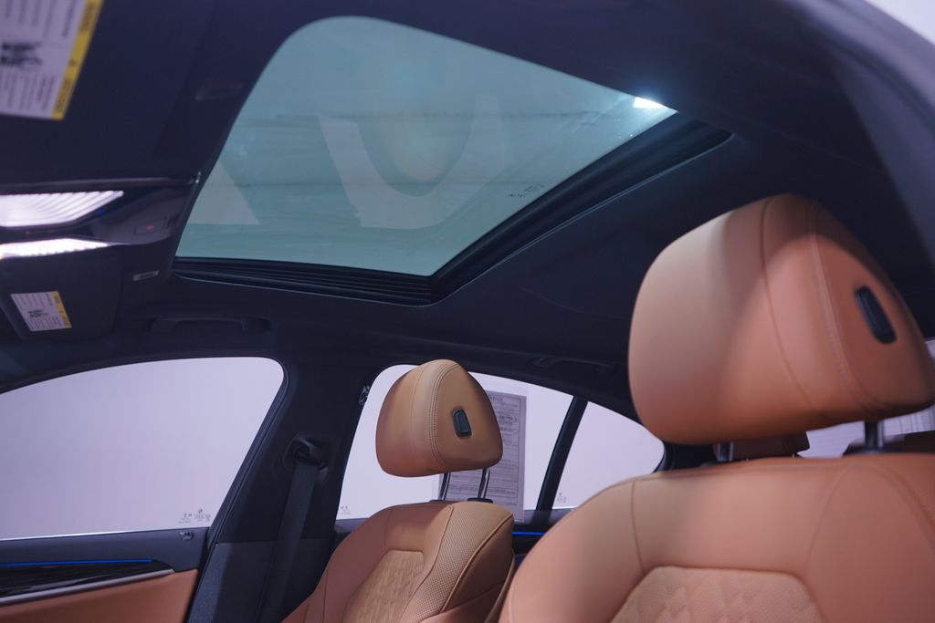 2022 BMW 5 Series 530e iPerformance 8