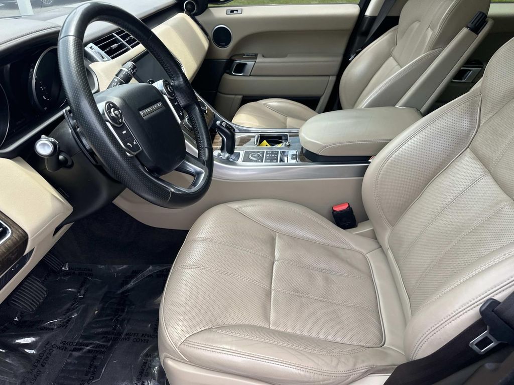 Thumbnail: 2016 Land Rover Range Rover Sport - 17