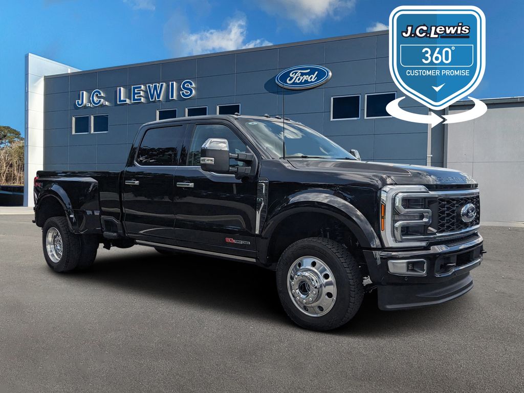 2025 Ford F-450 Super Duty Platinum