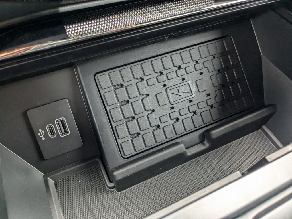 2025 Ford F-150 Lightning Platinum