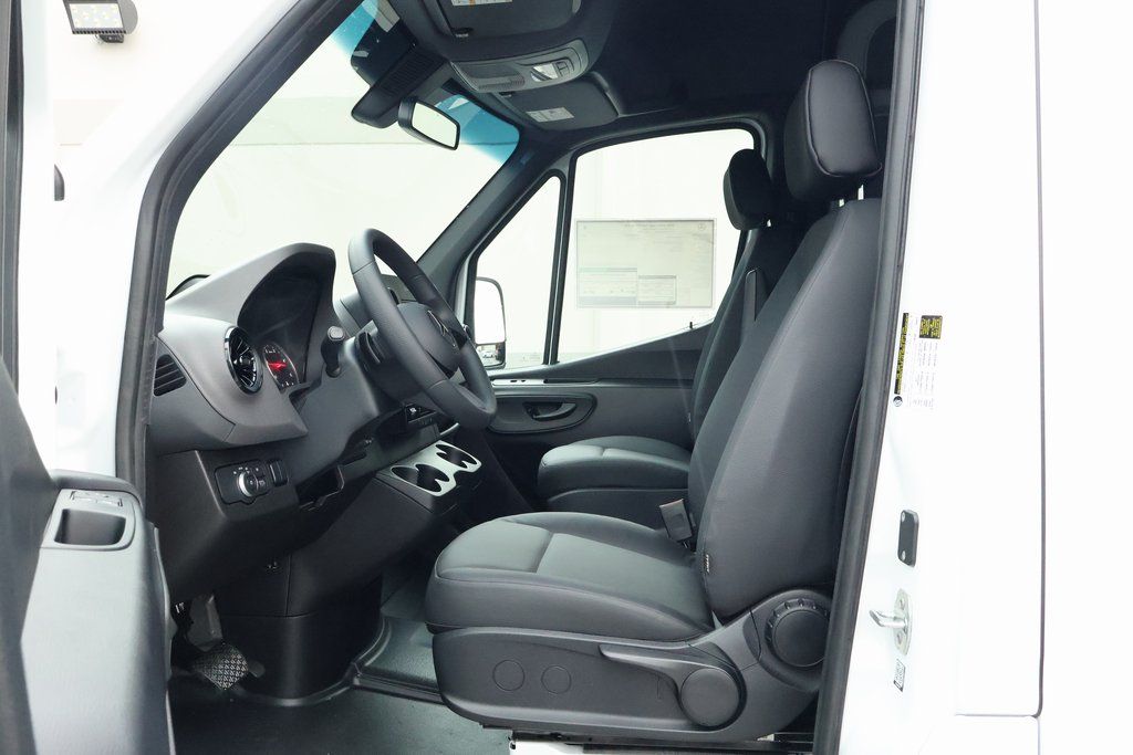 Thumbnail: 2026 Mercedes-Benz Sprinter - 6