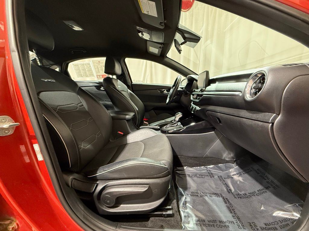 Thumbnail: 2021 Kia Forte - 19