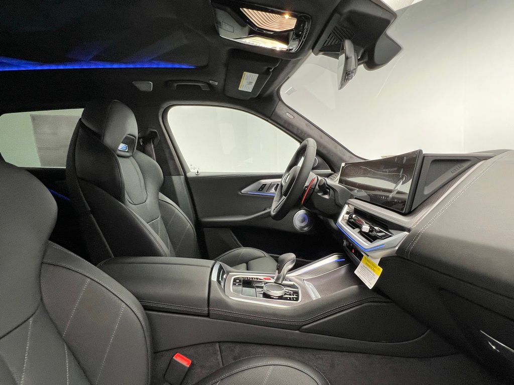 Thumbnail: 2026 BMW XM - 6