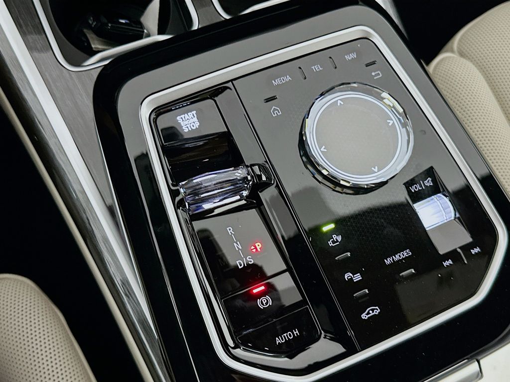 Thumbnail: 2026 BMW 7 Series - 15