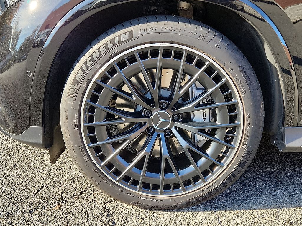 Thumbnail: 2025 Mercedes-Benz GLC - 8