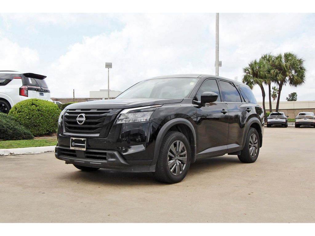 2024 Nissan Pathfinder S - 1