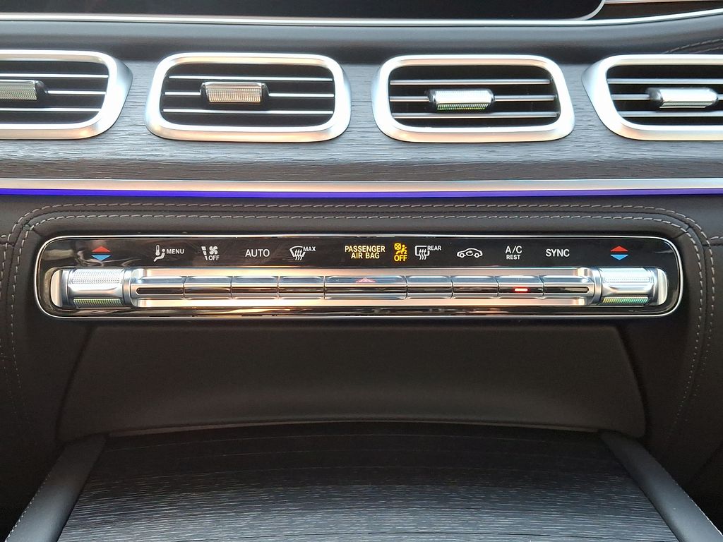 2025 Mercedes-Benz GLE 53 AMG 12