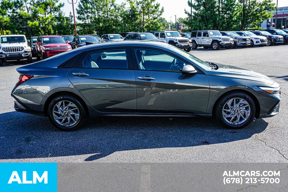 Used 2024 Gray Hyundai SEL image 8