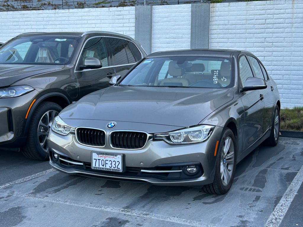 Thumbnail: 2016 BMW 3 Series - 2