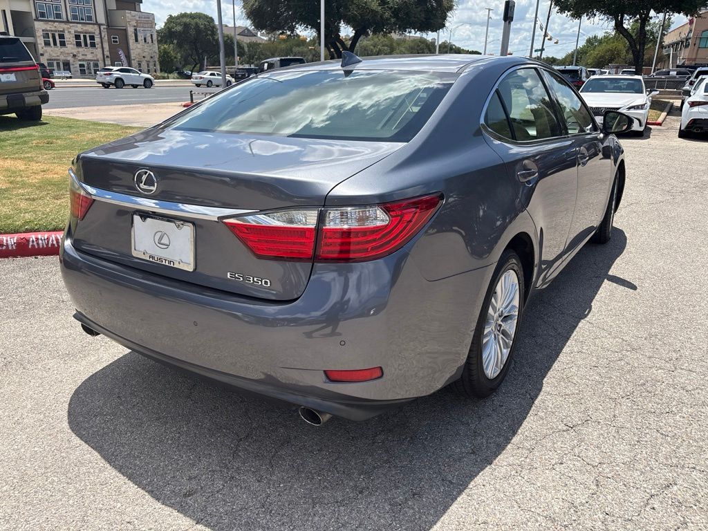 Thumbnail: 2015 Lexus ES - 5