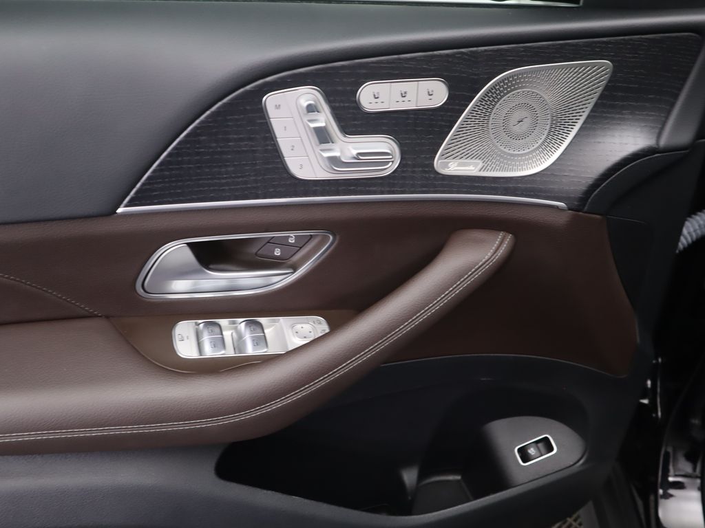 Thumbnail: 2023 Mercedes-Benz GLS - 24