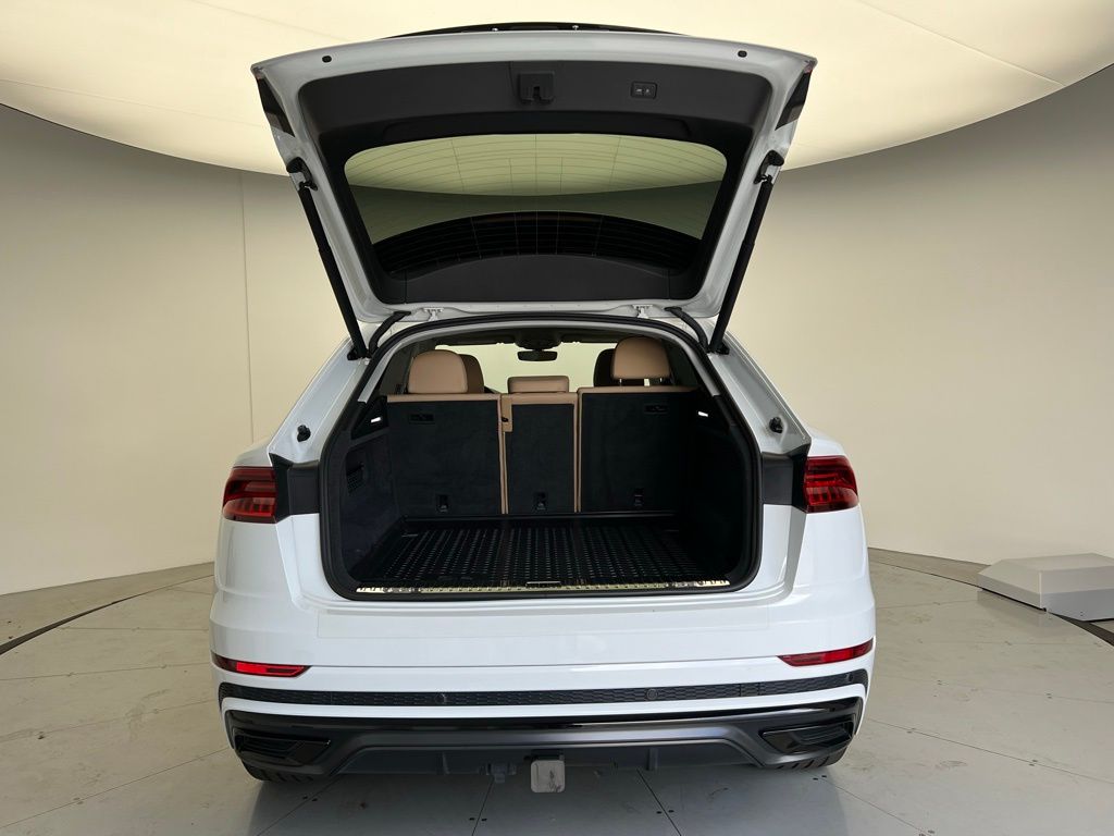 Thumbnail: 2021 Audi Q8 - 5