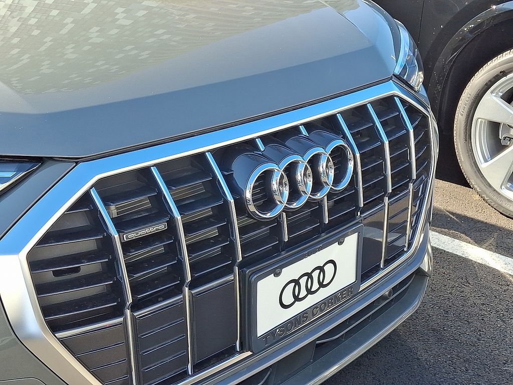 Thumbnail: 2025 Audi Q3 - 3