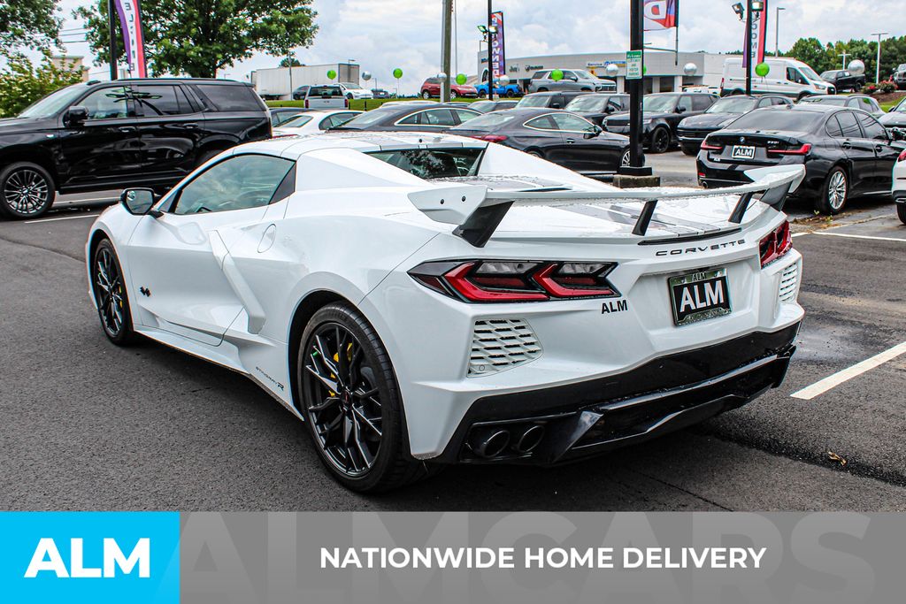 Used 2024 White Chevrolet Stingray image 5