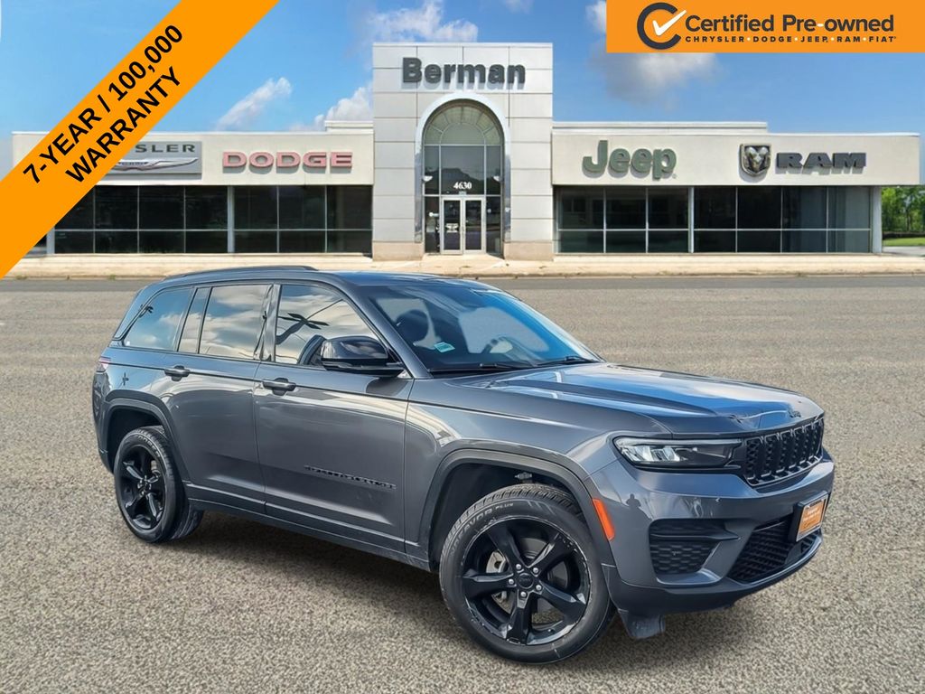  2022 Jeep Grand Cherokee Altitude 4WD   