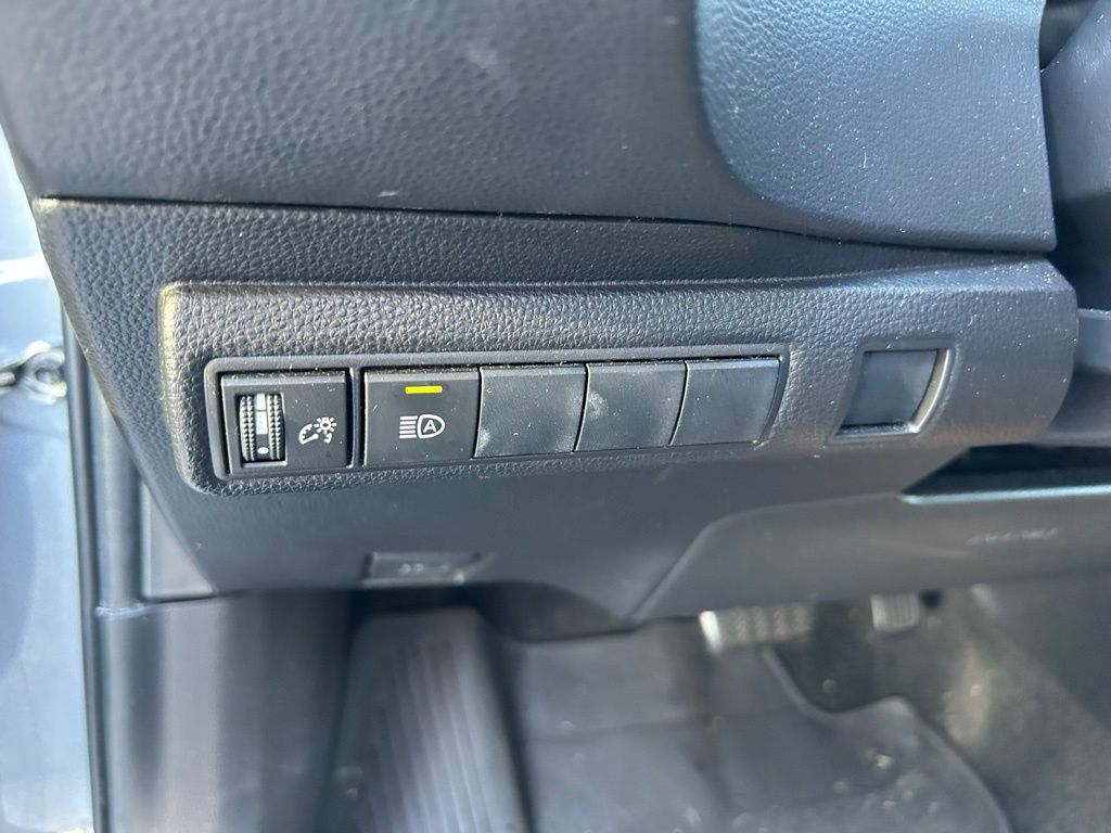 Thumbnail: 2021 Toyota Corolla - 17