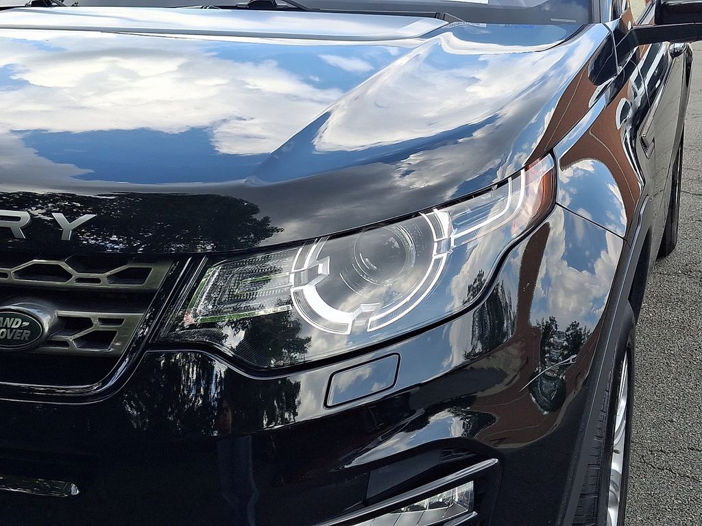 Thumbnail: 2018 Land Rover Discovery Sport - 9