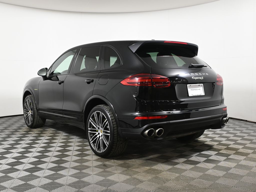 Thumbnail: 2017 Porsche Cayenne - 3