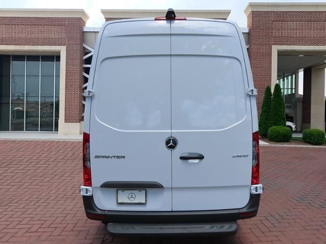 2024 Mercedes-Benz Sprinter 2500 5