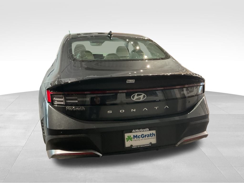 New 2026 Gray Hyundai SE image 4