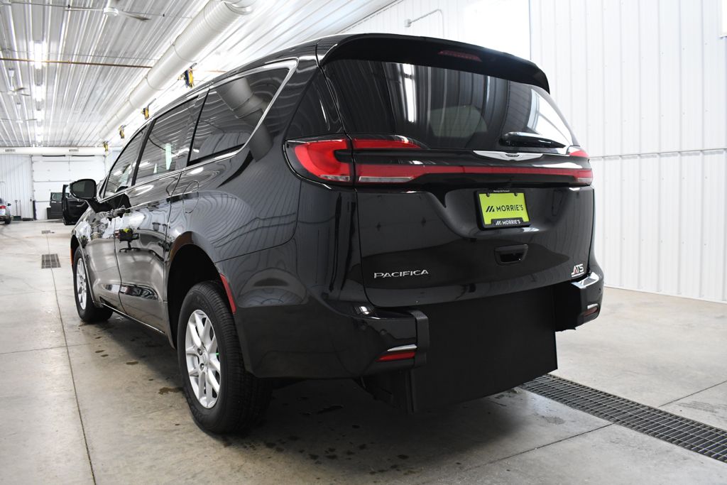 Used 2026 Black Chrysler Select image 6