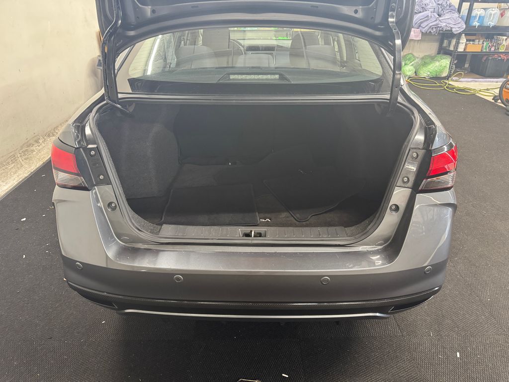 2023 Nissan Versa 1.6 SV