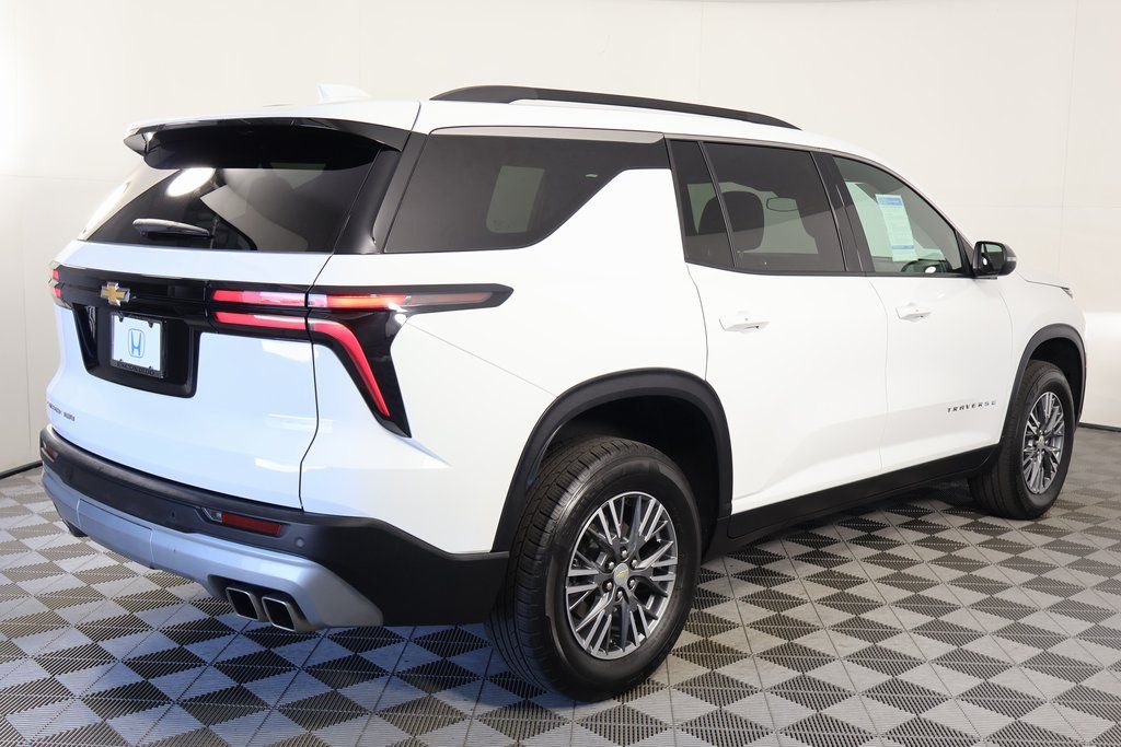 Thumbnail: 2025 Chevrolet Traverse - 4