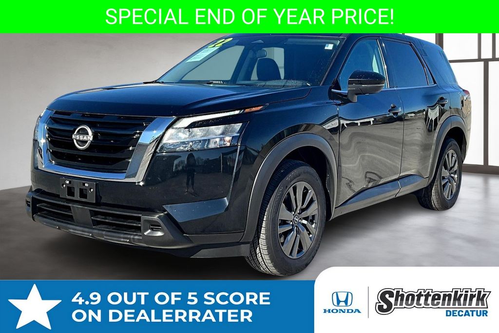 2022 Nissan Pathfinder S's photo
