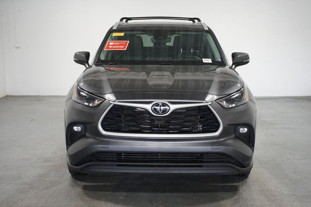 Thumbnail: 2023 Toyota Highlander - 2